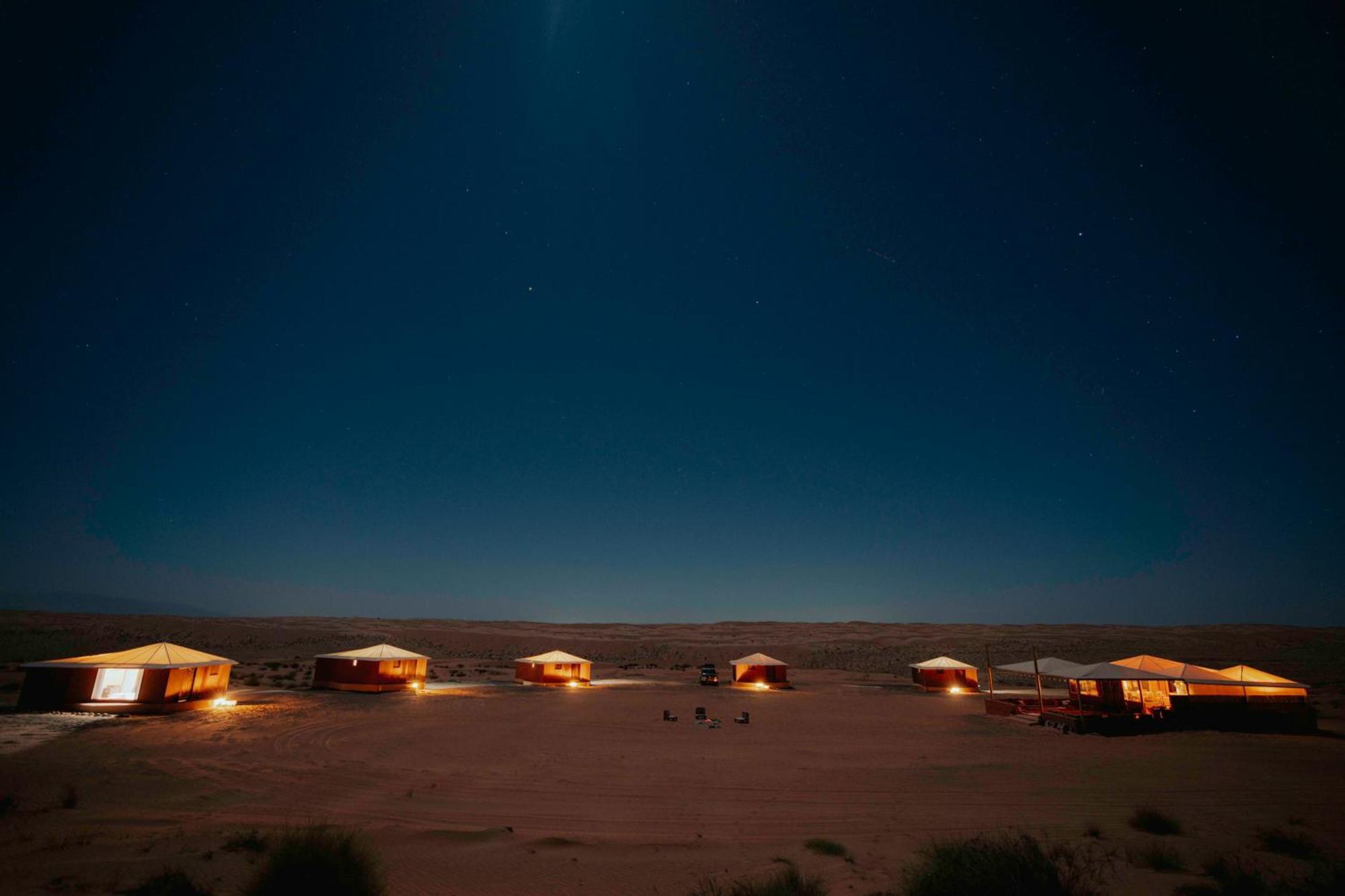 Kemping Silent Dunes Camp Ḩawīyah